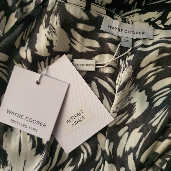 Wayne Cooper Monochrome V Neck Dolman Sleeve Midi Dress Size 14 NWT - Picture 3 of 9